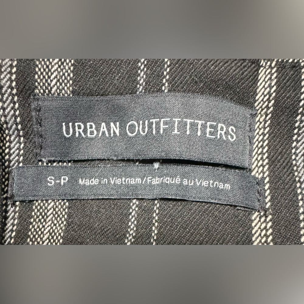 Urban Outfitters Black Pinstripe Spaghetti Strap Crop Top Size Small. - Picture 5 of 5